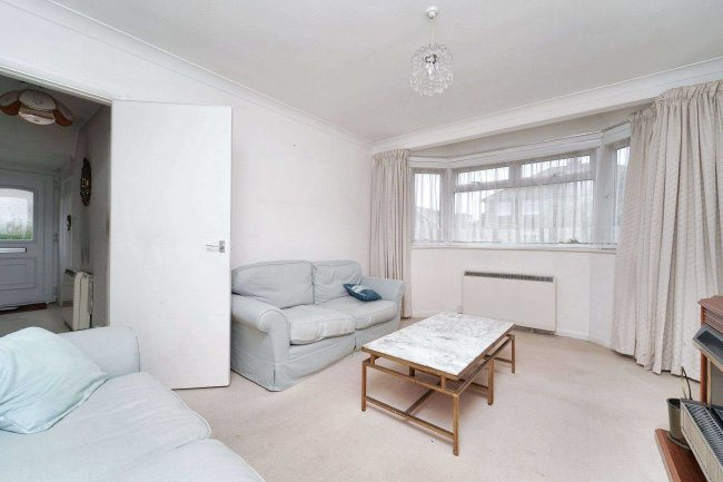 213 Bedfont Close, Feltham, Middlesex TW14 8LQ 5