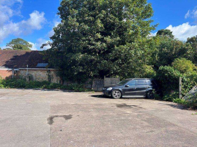 Godstone Hotel, Godstone, Surrey RH9 8DT 1