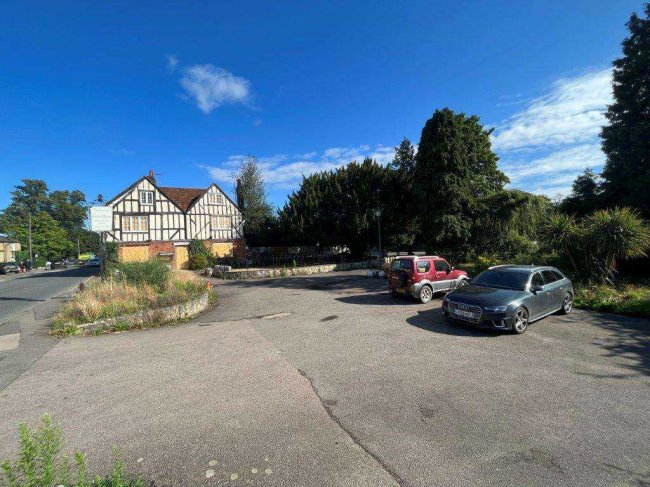 Godstone Hotel, Godstone, Surrey RH9 8DT 1