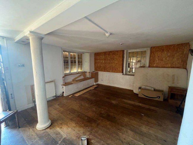 Godstone Hotel, Godstone, Surrey RH9 8DT 1