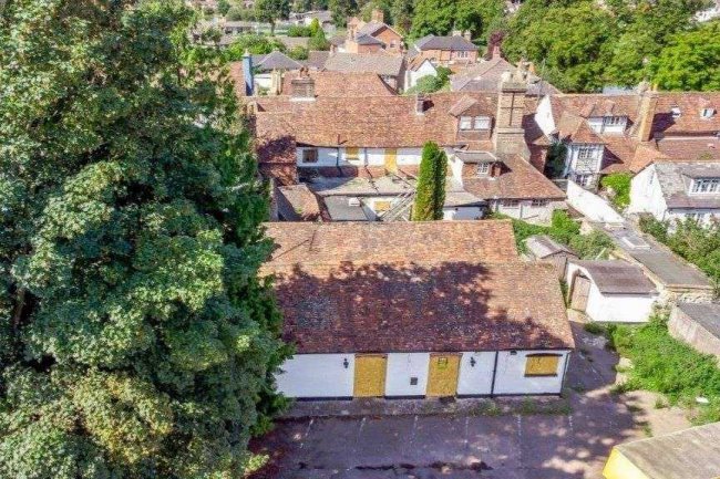 Godstone Hotel, Godstone, Surrey RH9 8DT 1