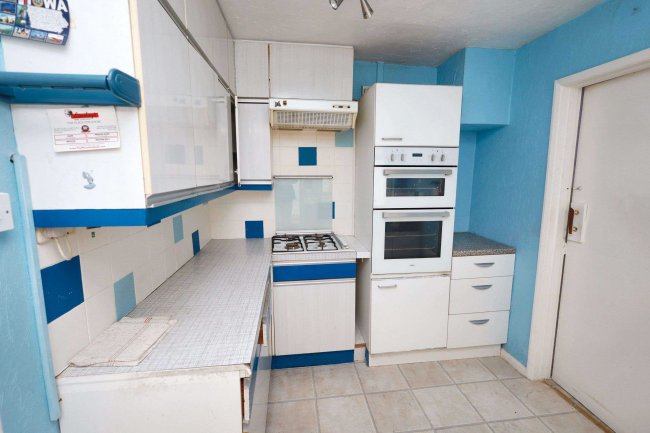 19 Breakspeare Road, Abbots Langley, Hertfordshire WD5 0ER 7