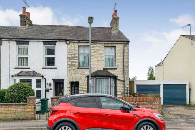 19 Breakspeare Road, Abbots Langley, Hertfordshire WD5 0ER 7