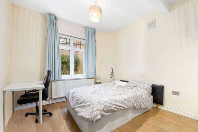 Flat 2, Crescent Court, Golders Green Crescent, Golders Green, NW11 8JP 2