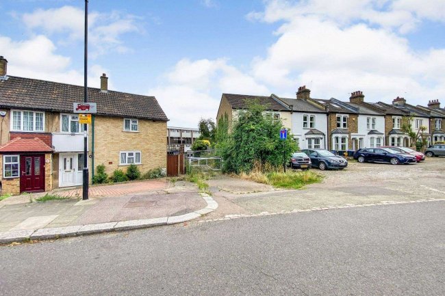 Plot 1, rear of 60 Brigadier Hill, Enfield, EN2 0NJ 9