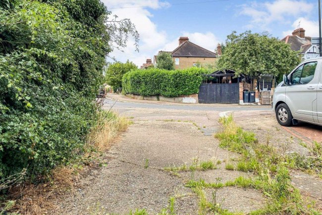 Plot 1, rear of 60 Brigadier Hill, Enfield, EN2 0NJ 9