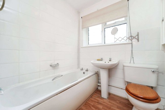 Flat 2, 2 College Road, Epsom, Surrey, KT17 4EY 10