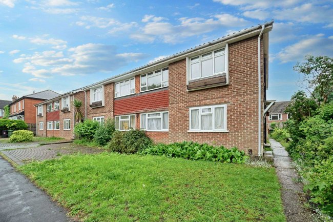 Flat 2, 2 College Road, Epsom, Surrey, KT17 4EY 10
