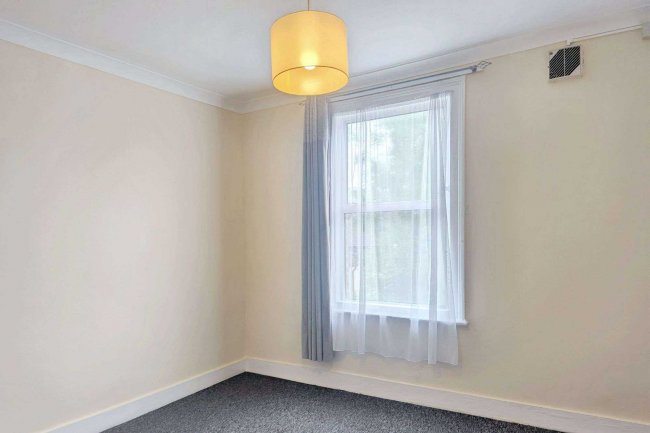 First Floor Flat, 31 Thornford Road, Lewisham, SE13 6SG 7