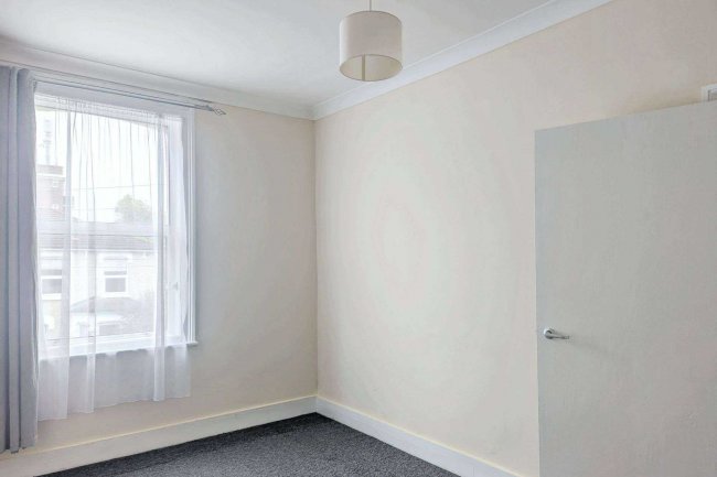 First Floor Flat, 31 Thornford Road, Lewisham, SE13 6SG 7