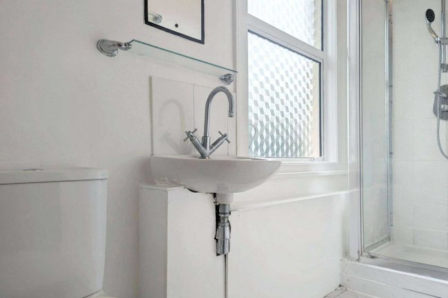 First Floor Flat, 31 Thornford Road, Lewisham, SE13 6SG 7