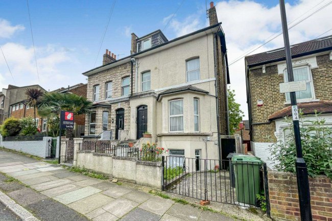 First Floor Flat, 31 Thornford Road, Lewisham, SE13 6SG 7