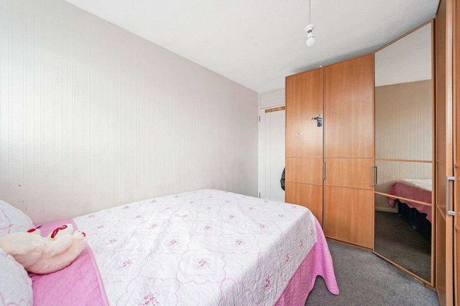 42 Mersea House, 104, Harts Lane, Barking, Essex, IG11 8LW 7