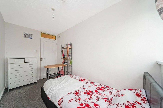 42 Mersea House, 104, Harts Lane, Barking, Essex, IG11 8LW 7