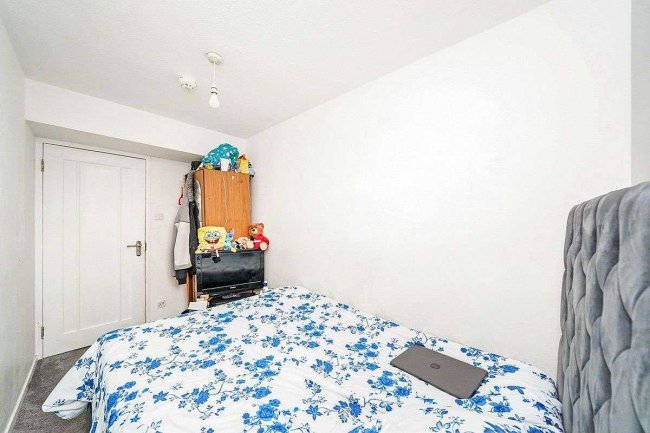 42 Mersea House, 104, Harts Lane, Barking, Essex, IG11 8LW 7