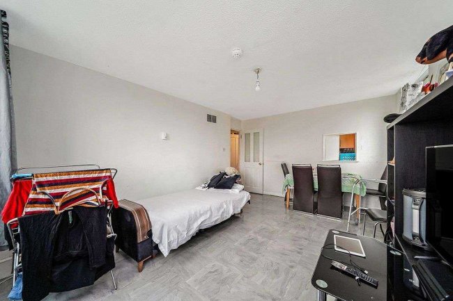 42 Mersea House, 104, Harts Lane, Barking, Essex, IG11 8LW 7