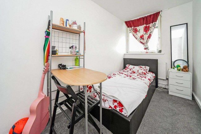 42 Mersea House, 104, Harts Lane, Barking, Essex, IG11 8LW 7