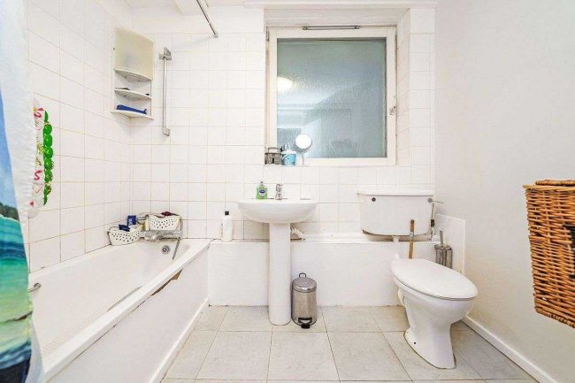 42 Mersea House, 104, Harts Lane, Barking, Essex, IG11 8LW 7