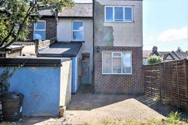 81 Burlington Road, Thornton Heath, Surrey, CR7 8PJ 2