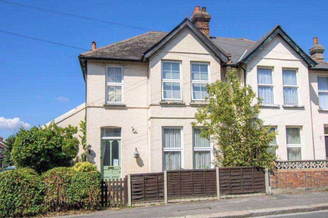 81 Burlington Road, Thornton Heath, Surrey, CR7 8PJ 2