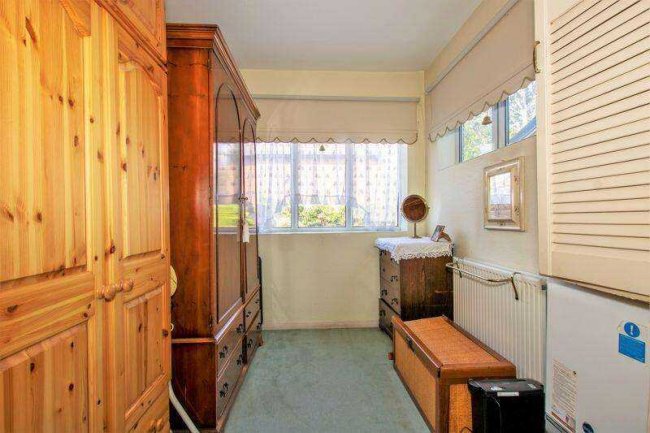 81 Burlington Road, Thornton Heath, Surrey, CR7 8PJ 2