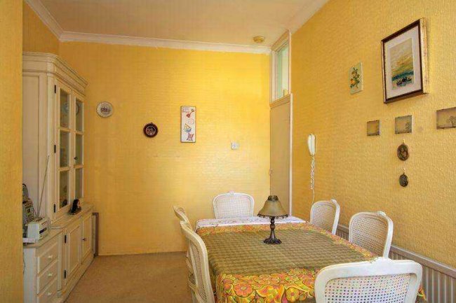 81 Burlington Road, Thornton Heath, Surrey, CR7 8PJ 2