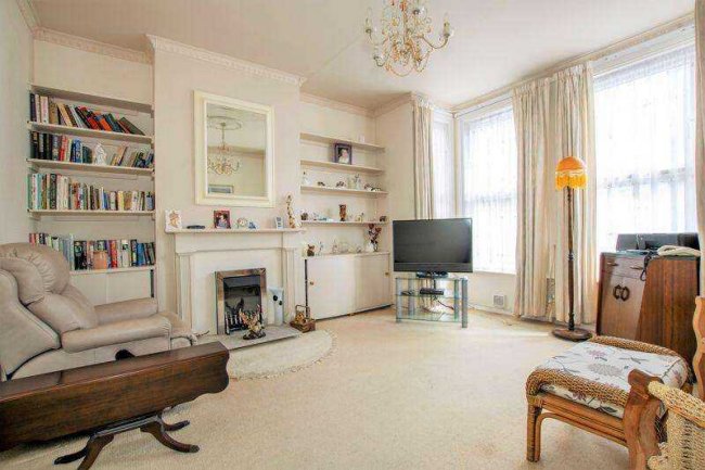 81 Burlington Road, Thornton Heath, Surrey, CR7 8PJ 2