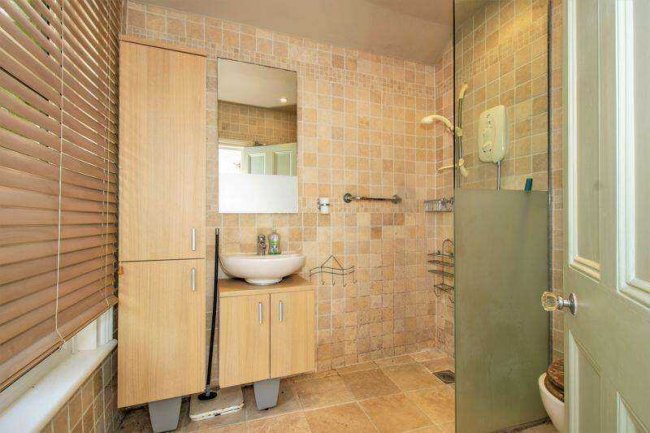 81 Burlington Road, Thornton Heath, Surrey, CR7 8PJ 2