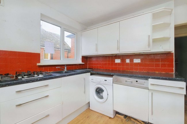 Flat 4, 38-40 Frimley Road, Camberley, Surrey, GU15 3BD 9