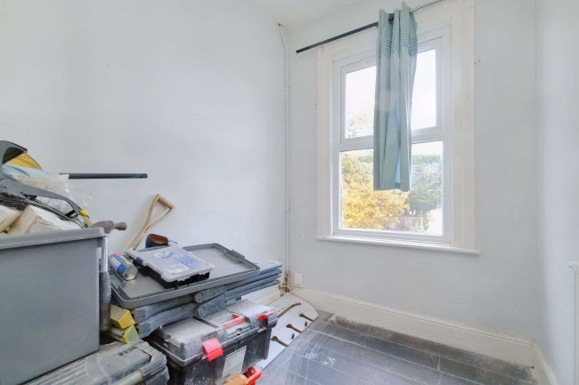 Flat 4, 38-40 Frimley Road, Camberley, Surrey, GU15 3BD 9