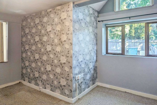 2 Rushams Road, Horsham, RH12 2NT 4