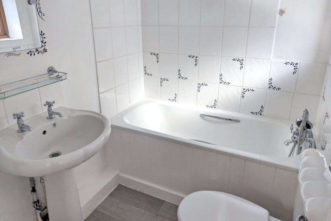 2 Rushams Road, Horsham, RH12 2NT 4