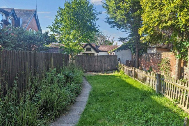 2 Rushams Road, Horsham, RH12 2NT 4