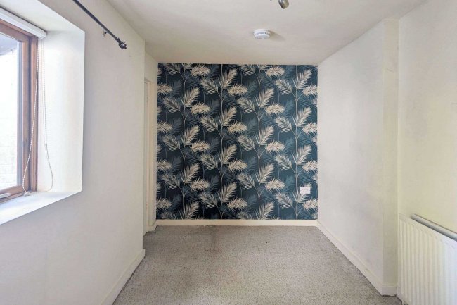 2 Rushams Road, Horsham, RH12 2NT 4