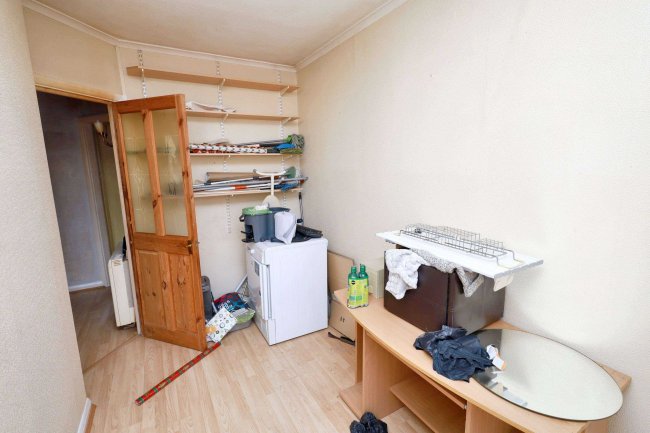 16A Barnard Gardens, Hayes, UB4 9ER 6