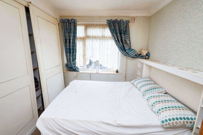 16A Barnard Gardens, Hayes, UB4 9ER 6