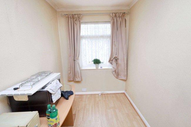 16A Barnard Gardens, Hayes, UB4 9ER 6