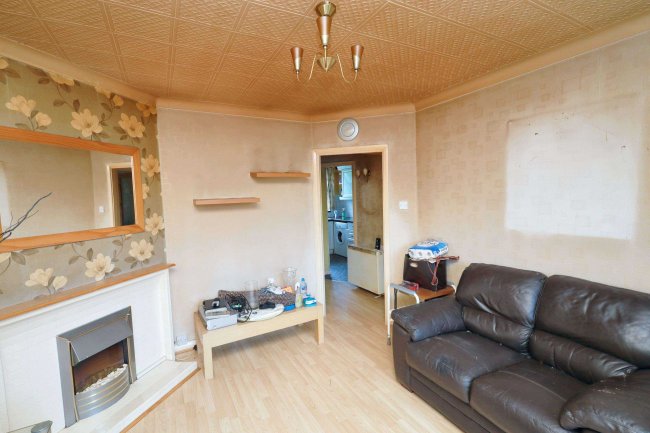 16A Barnard Gardens, Hayes, UB4 9ER 6