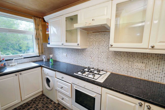 16A Barnard Gardens, Hayes, UB4 9ER 6