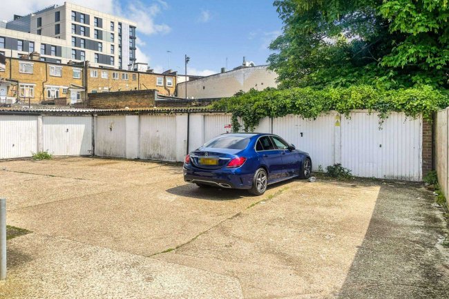 Garages at Beechwood Gardens, Slough, Berkshire SL1 2HP. 10