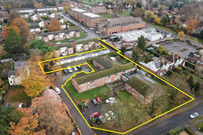 Bolds Court, Rogers Lane, Stoke Poges, Buckinghamshire, SL2 4LR 3