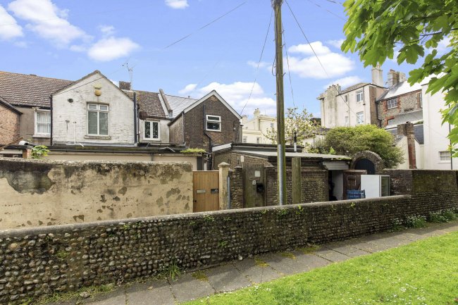 2 Norfolk Rd, Littlehampton, BN17 5PL 6