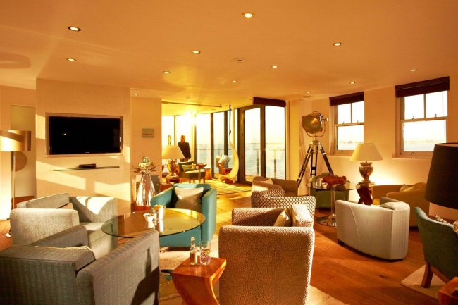 Spitbank Fort, Solent, Hampshire, PO5 3PA 1