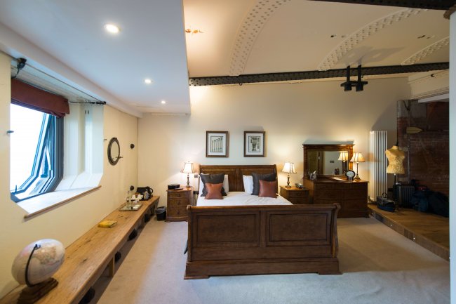 Spitbank Fort, Solent, Hampshire, PO5 3PA 1