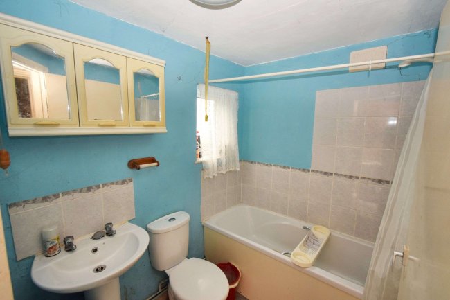 26 Ridgway Road, Brogborough, Bedford, MK43 0YA 2