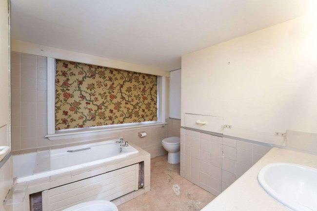 Flat 2, 3-5 Cheyne Place, Chelsea, London, SW3 4HH 9