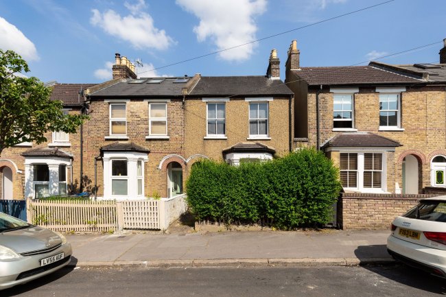 92 Queen Mary Road, Upper Norwood, London, SE19 3NP 8