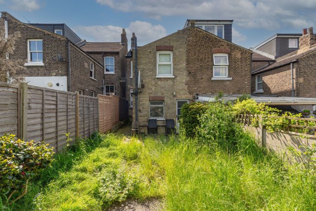 92 Queen Mary Road, Upper Norwood, London, SE19 3NP 8