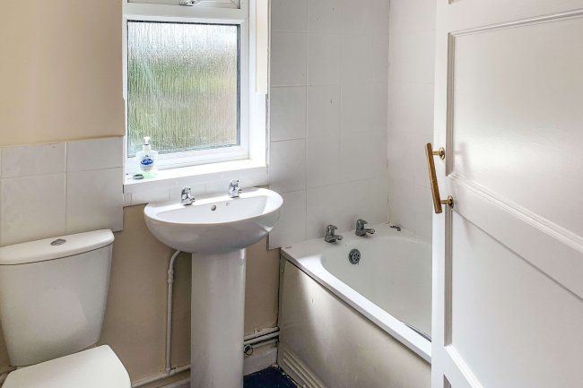 85 Broadway Crescent, Ryde, Isle of Wight, PO33 3QT 3