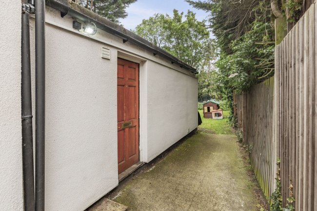 19 Beech House Road, Croydon, Surrey, CR0 1JQ 8